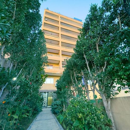 Royal Crown Hotel Giza Pyramids View Kafret el-Gabal Kültér fotó