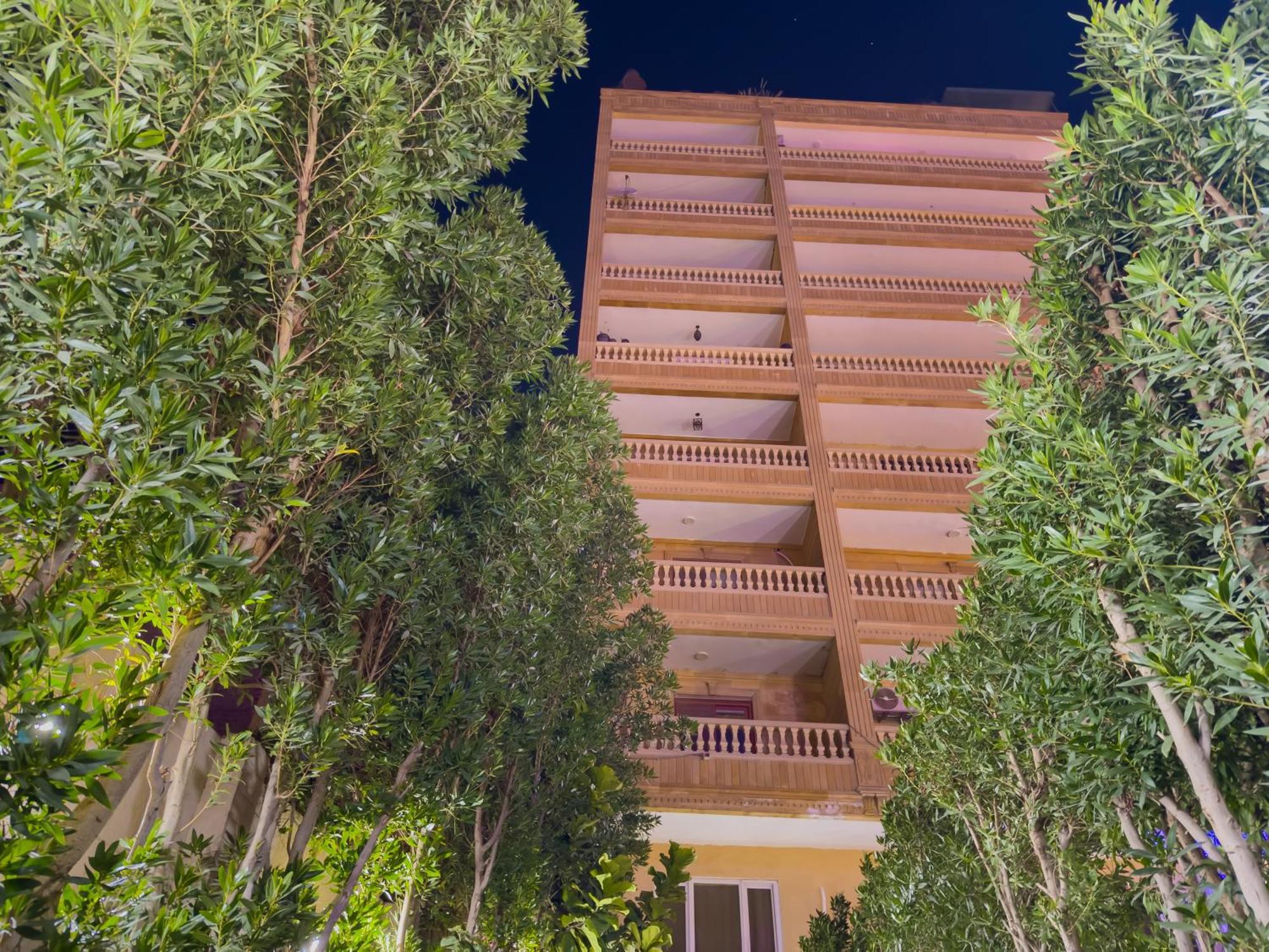 Royal Crown Hotel Giza Pyramids View Kafret el-Gabal Kültér fotó